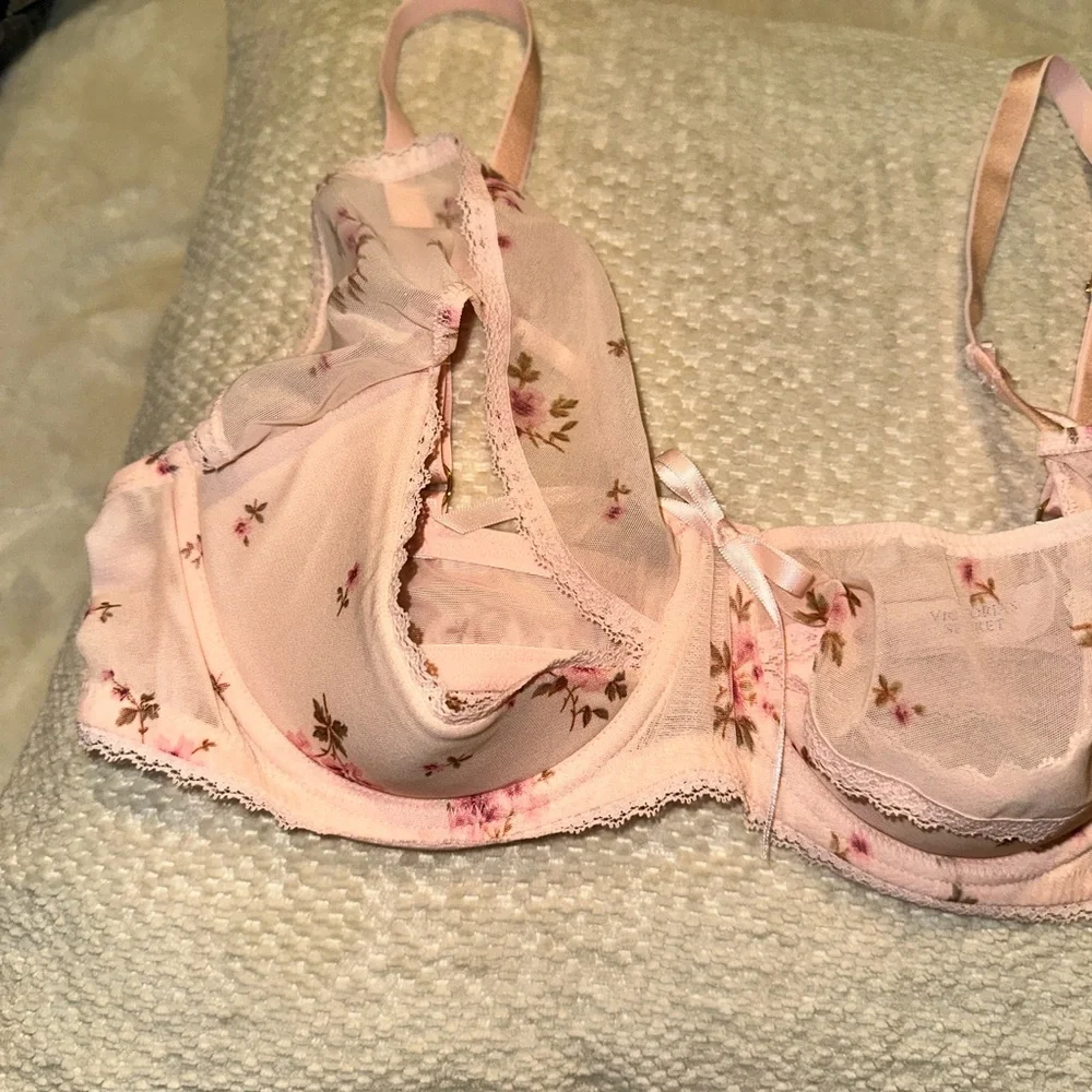 Victoria's Secret Pink Floral Lace Bra - Picture 3 of 8